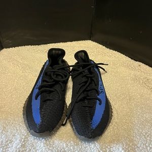 Yeezy Adidas Yeezy Boost 350 V2 Dazzling Blue

Size 7